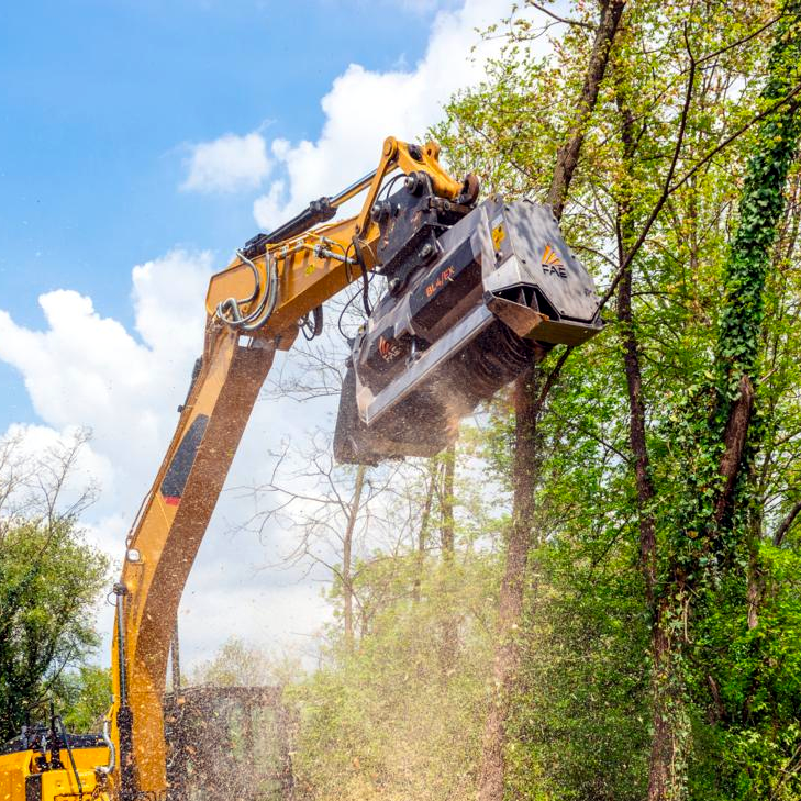 Professzionális szárzúzók, erdészeti és útépítő gépek – a legkeményebb munkákhoz tervezve